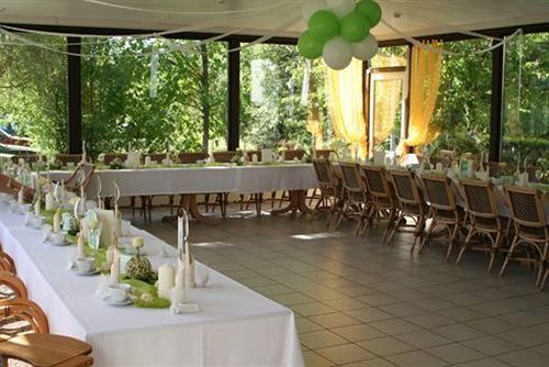 Hotel Bad Schmiedeberger Hof Ресторан фото